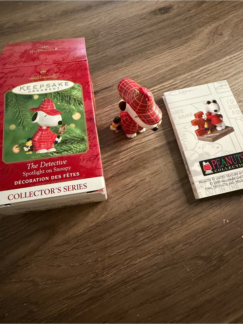 2000 Hallmark Keepsake The Detective Spotlight on Snoopy #3 Ornament Peanuts Box